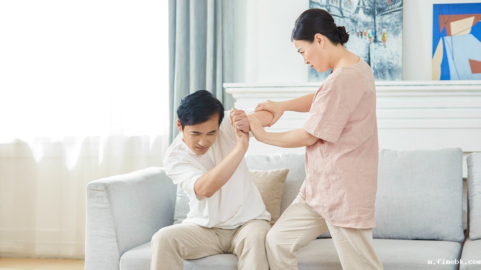 男方婚内出轨赠与第三者近30万，我方帮助女方全部要回！