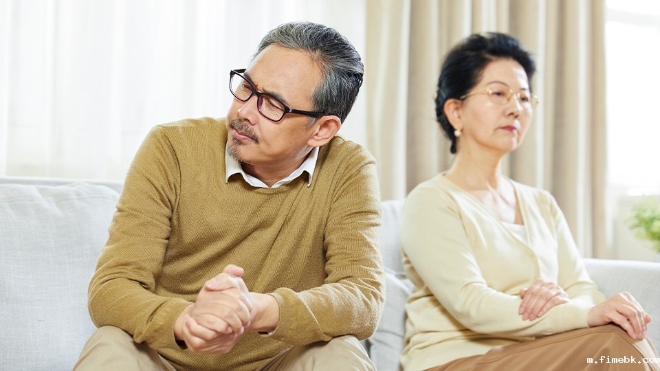 离婚先分割财产还是先办离婚手续