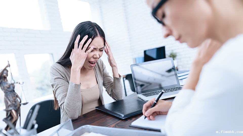 男方坚持离婚，双方对簿公堂，通过调解促成签订婚内财产协议