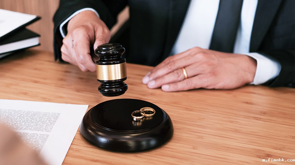 离婚开庭一方没有时间怎么办